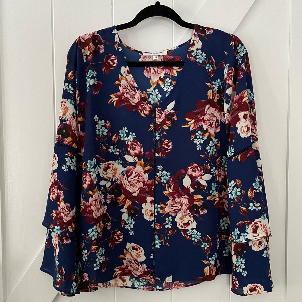 Double bell sleeves floral top navy